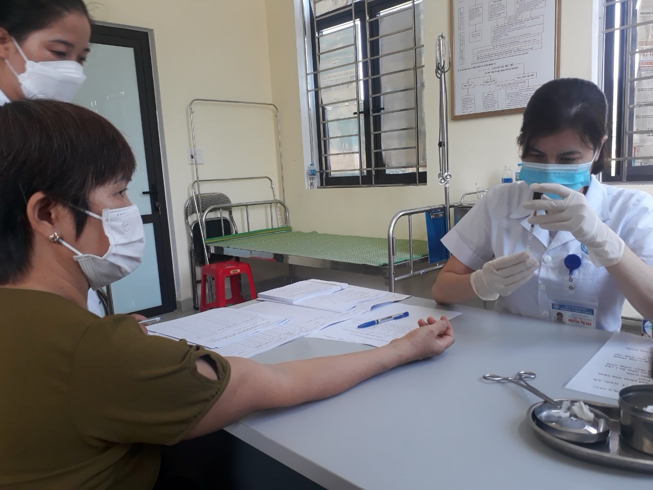 Bệnh viện Phổi Hải Dương khám tầm soát phát hiện bệnh hô hấp tại các xã, phường của thị xã Kinh Môn.